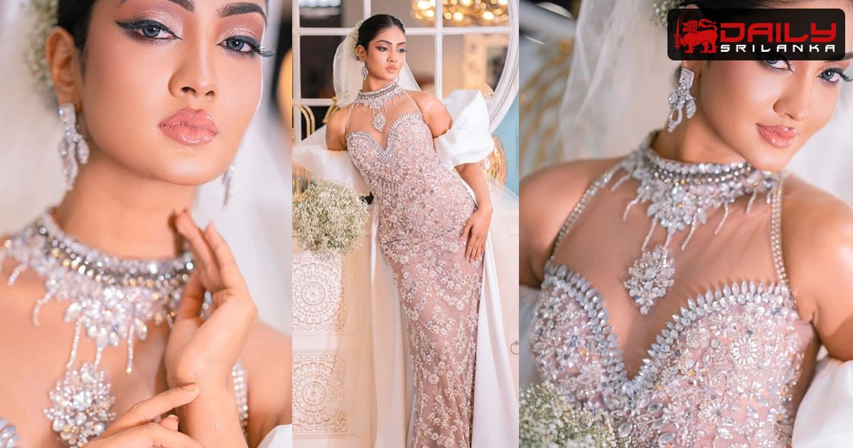 බලන්නකෝ ඇය මෙහෙම ඇන්දාම මොන තරම් නම් ලස්සනයිද කියලා.