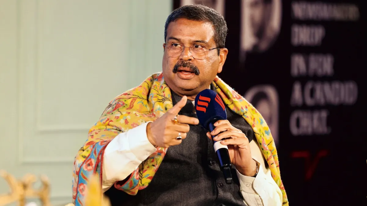 ධර්මේන්ද්‍ර ප්‍රධාන් ධුරයෙන් ඉල්ලා අස්වීම නිල වශයෙන් ප්‍රකාශ කරයි