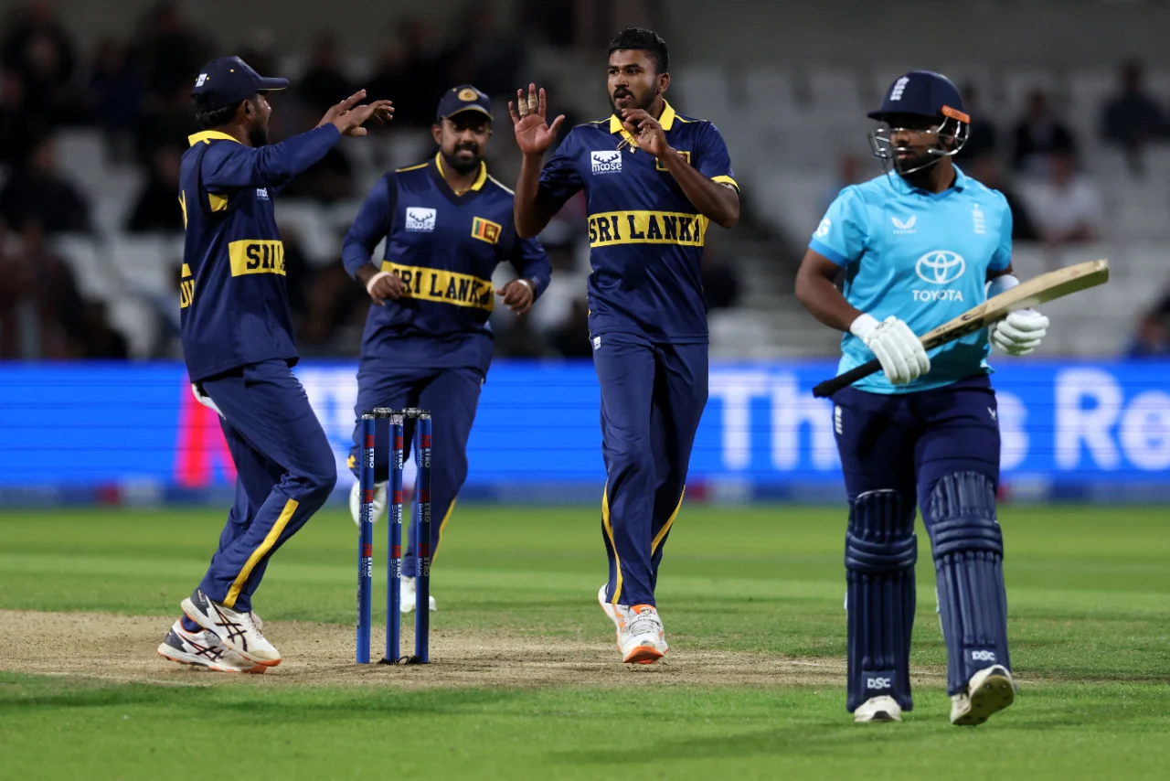 ලීඩ්ස්හිදී එංගලන්තය පරදවා ශ්‍රී ලංකාවට තියුණු ජයක්